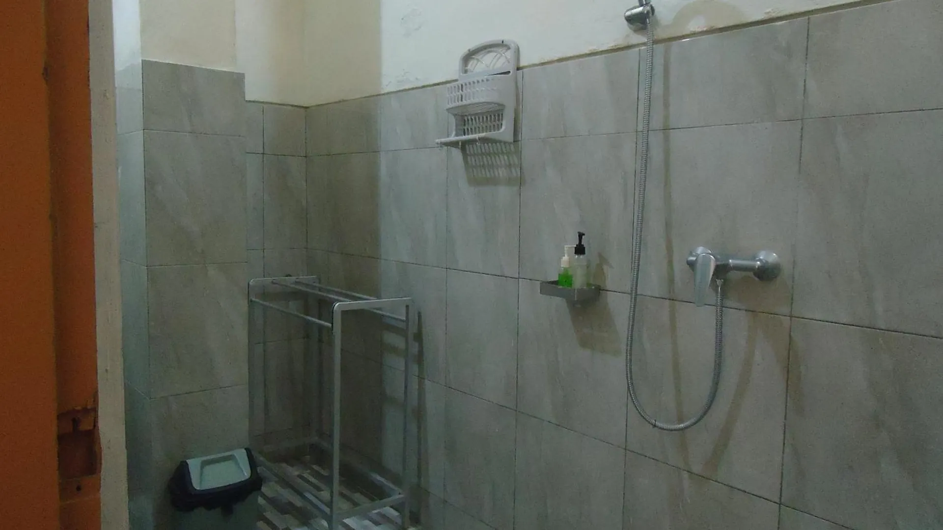 Kenari Diwang Apartment Ubud  Indonesia
